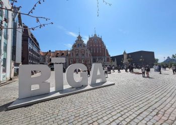 Acacia-vrijwilligers op culturele reis naar Litouwen en Letland